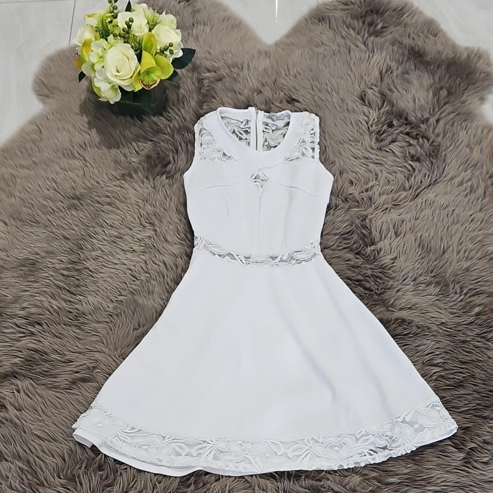 White Sleeveless Lace Dress